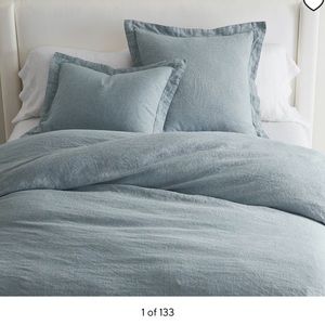 NWT POTTERY BARN LINEN KING DUVET COVER. BRAND NEW